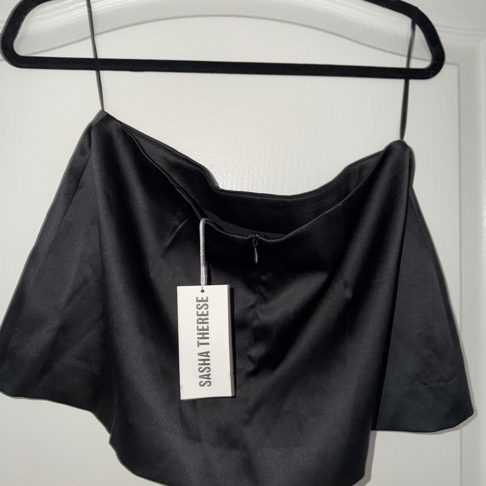 Sasha Therese Elegant Black Satin mini skirt